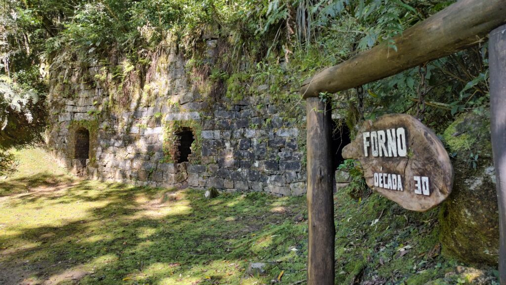 Entre Os Atrativos Do Parque Esta Um Forno Construido De Pedras Da Decada De 30 Parque Estadual De Campinhos, Em Tunas, Abre Os Portões Para A População