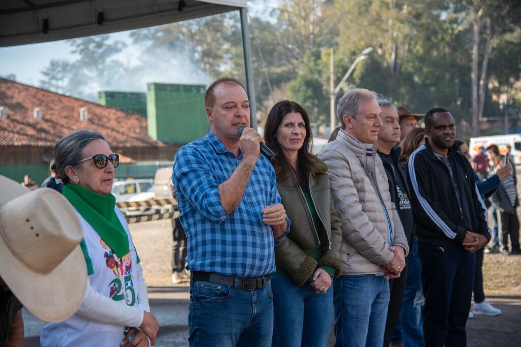 Prefeito 2ª Cavalgada Solidária De Colombo Atrai Multidão No Parque Municipal Da Uva