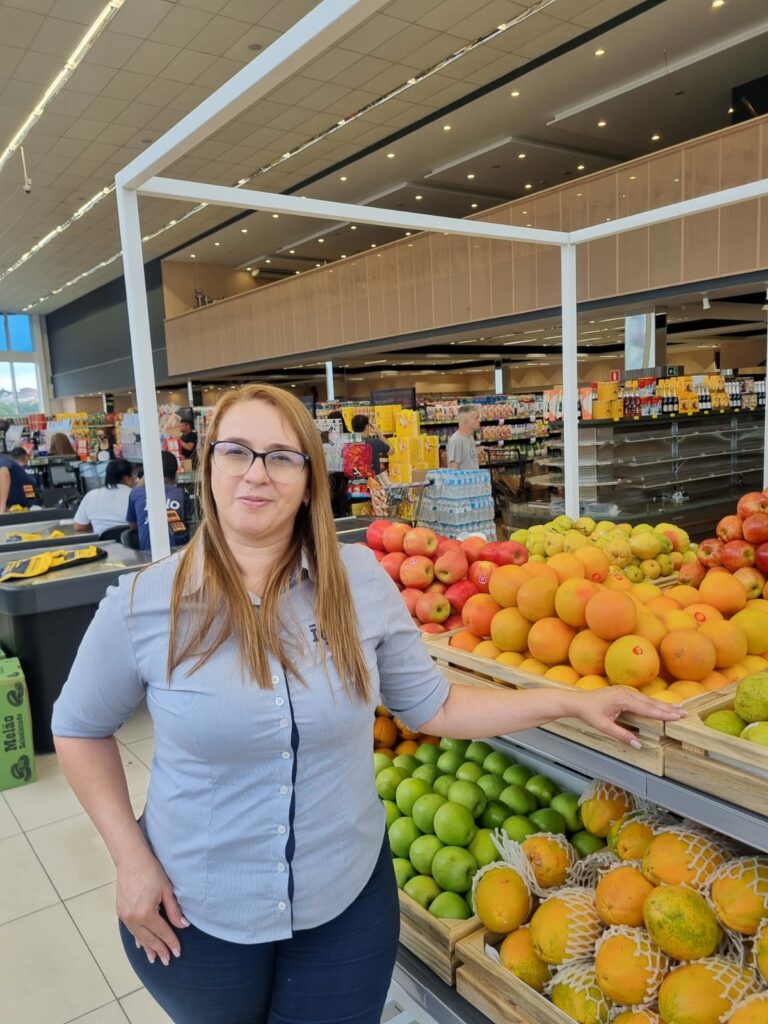 Zelandia Bittencourt Gerente Da Loja Ha Tres Anos 1 Rede Ítalo Supermercados Reinaugura No Bairro Atuba Nesta Terça-Feira (12)