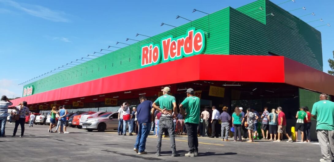 A Populacao Em Peso Na Inauguracao Na Frente Do Novo Mercado Rio Verde População De Bocaiúva Do Sul Comparece Em Peso Na Inauguração Do Rio Verde Supermercado